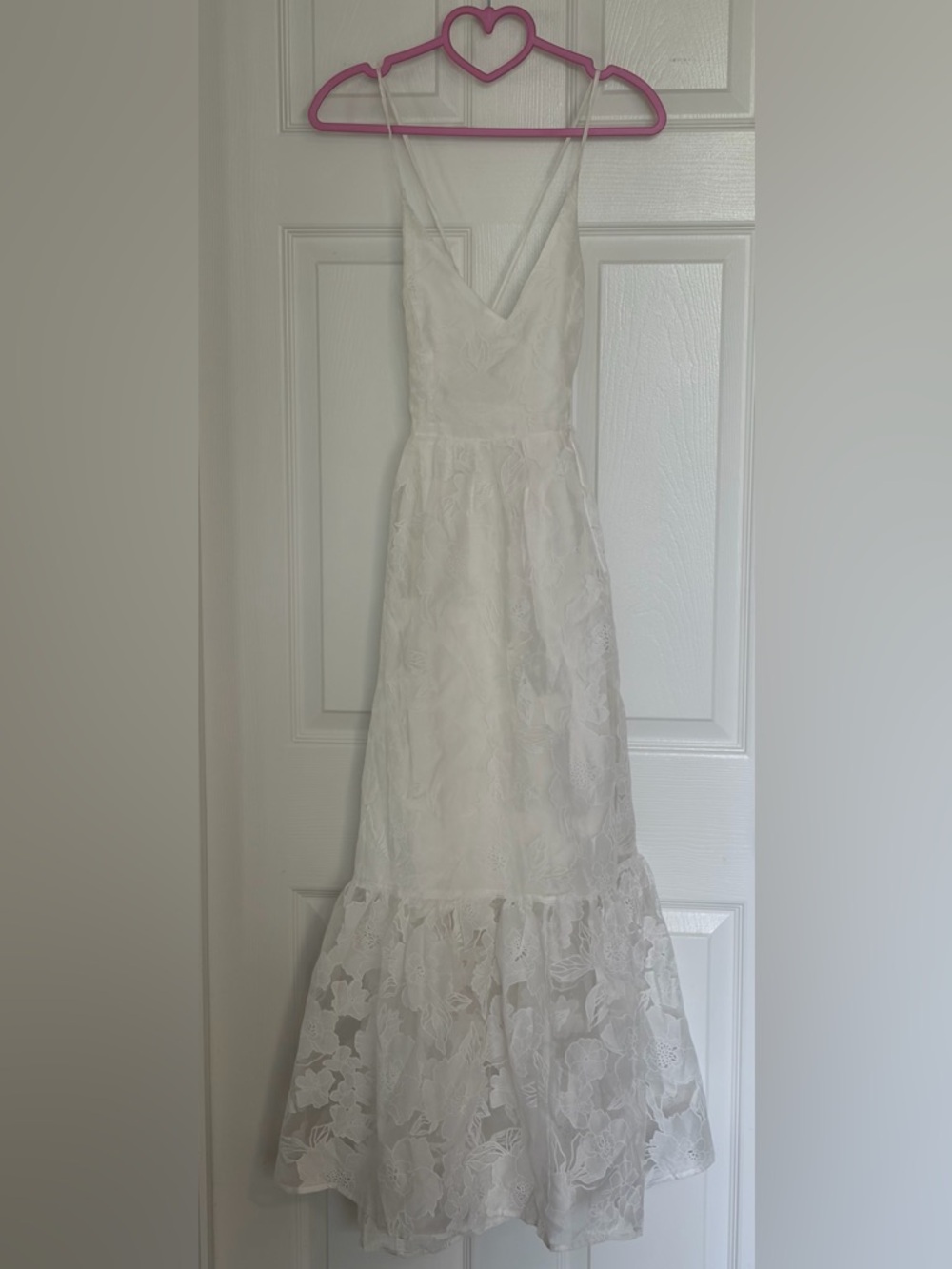 Lulu's White Floral Lace V-Neck Formal Dress